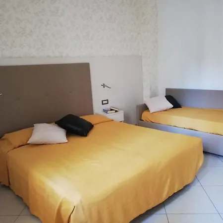 Hotel Metropol מלון סוטומרינה