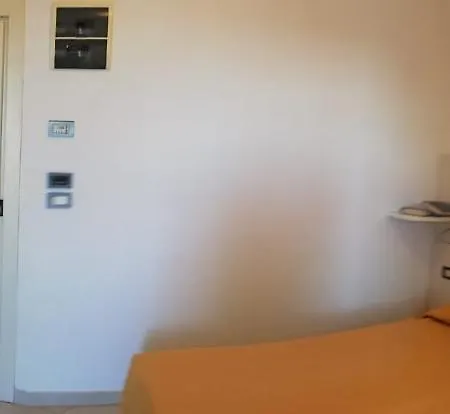 מלון Hotel Metropol 3*