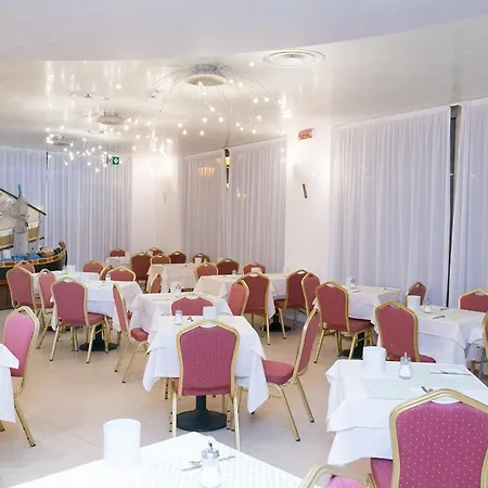 Hotel Metropol מלון 3*