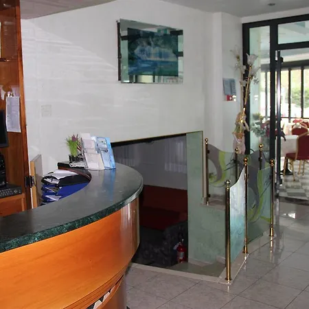 فندق Hotel Metropol سوتّومارينا