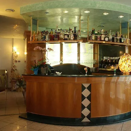 Hotel Metropol מלון 3*