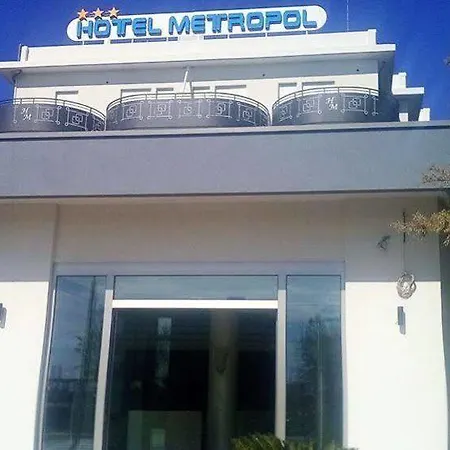 מלון Hotel Metropol 3*