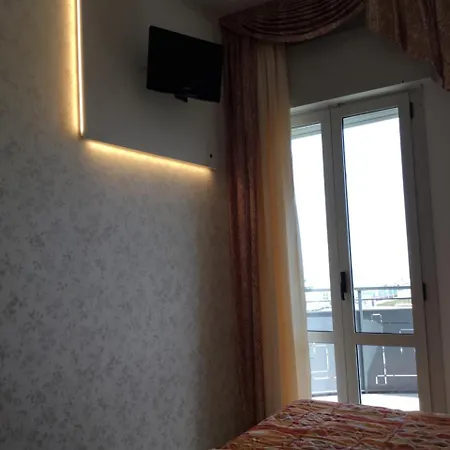 Hotel Metropol מלון