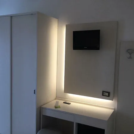 Hotel Metropol סוטומרינה